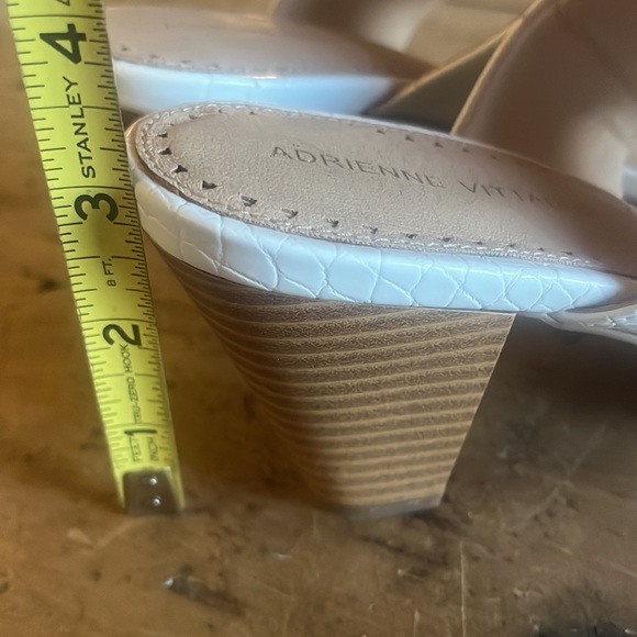 Adrienne Vittadini size 10 sandals - Picture 5 of 7